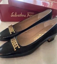 Salvatore Ferragamo ブラックパンプス