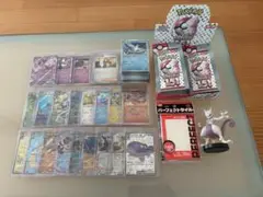 ポケモンカードセットとミュウツーのフィギュア