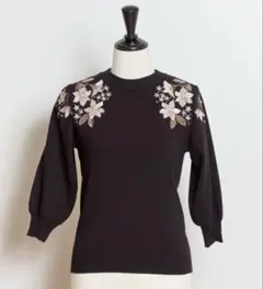 ☆新品☆ノエラ☆配色刺繍ニット