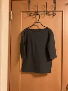 黒の五分袖Tシャツ