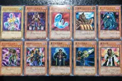 【希少・美品・欠品あり】STRUCTURE DECK－マリク編－ Amazon.co.jp: 遊戯王 STRUCTURE DECK Marik マリク編 : ホビー