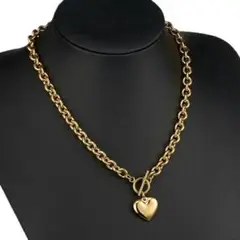 大ぶりで可愛い ハートネックレス ゴールド 存在感あって目立ちます♪
