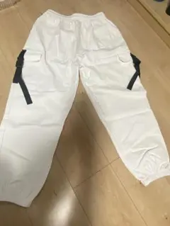 カーゴパンツ　レディース　カジュアル　ホワイト
