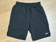 Reebok 黒のハーフパンツ ウエスト