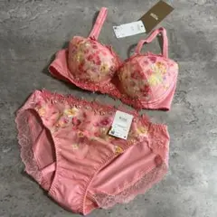 新品　ワコール　ウイングレシアージュ　ブラジャーショーツセット　C70