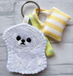ハンドメイド　刺繍　ペキニーズ　ストラップ　ミニバッグキーホルダー付き　犬