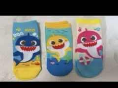 新品未使用 ベイビーシャーク ピンキッツ 靴下