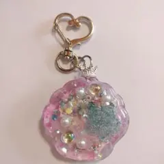 シャカシャカ　キーホルダー　レジン　ハンドメイド