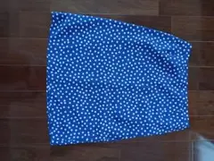 水玉模様 フレアスカート ひざ丈 青