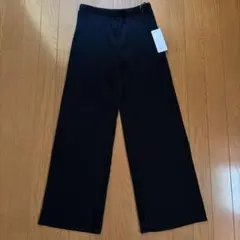 【新品】ユニクロ★uniqlo★黒★プリーツストレートパンツ