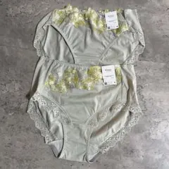 Item thumbnail for item bbc89e76-1d2a-47e2-96d7-33ddc91efb4e