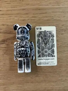 H.R. Giger Bearbrick 100% SFシリーズ