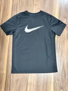 NIKE (ナイキ) グラフィック スポーツ トレーニング Tシャツ 黒