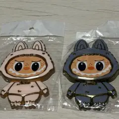 即購入可！キャラクター型スマホスタンド2色セット