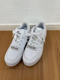 adidas フォーラム 84 ホワイト厚底スニーカー