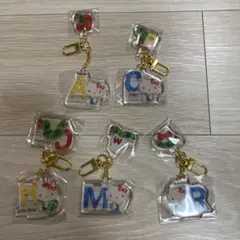 ツインアクリルキーホルダー　ハローキティ　はらぺこあおむし