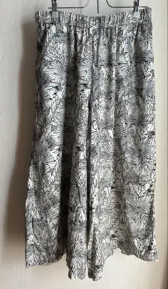 ワイドパンツ　イージーパンツ　ボタニカル　ベージュ　Ｌ　モノトーン