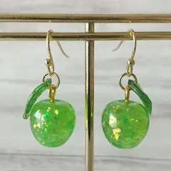 No.2248 青りんご ピアス ハンドメイド レジン