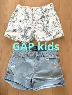 GAP キッズ ショートパンツ 2枚セット　※花柄は汚れあり