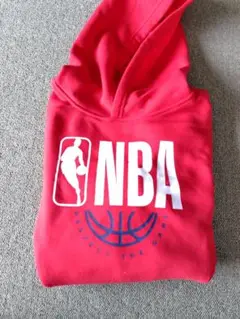 NBAロゴ入りレッドパーカーフーディー