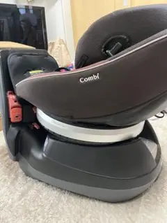 Combi チャイルドシート ブラウン　エッグショック　回転式