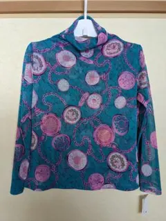カットソー 長袖 総柄　タートルネック M〜L