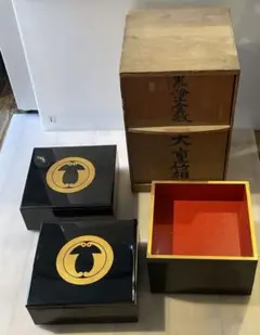 黒塗金紋　大重箱　重箱　年代物　骨董品　工芸品　漆塗り　インテリア　希少