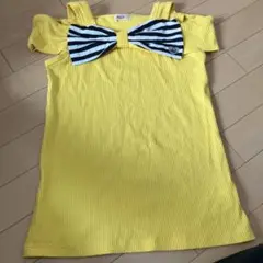 オフショルダー黄色トップス（リボン付き）