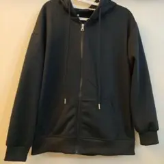 美品　ネイビー　パーカー　Mサイズ