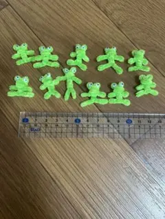 ミニチュア　モールドール　カエル　11匹