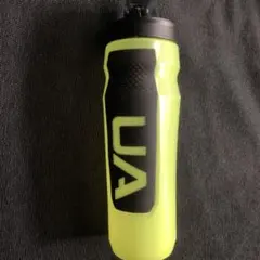 Under Armour 蛍光イエロー ボトル