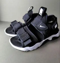 ナイキ　NIKE キャニオン　スポーツサンダル　24 ホワイト×ブラック