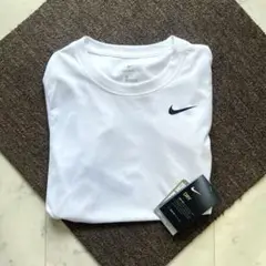 新品未使用　タグ有り　NIKE ナイキ　ドライフィット　Tシャツ　S ホワイト