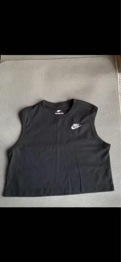 NIKEクロップドタンクトップ