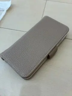 iPhoneケース　SE2（第二世代）手帳型　4.7インチ対応