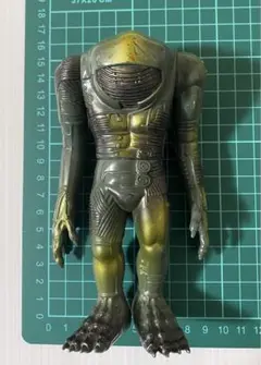 上野淳子ウルトラ怪獣旧型絶版ソフビパワードジャミラ（Ｎo2745onsi） 上野淳子様専用ウルトラ怪獣旧型絶版ソフビパワードジャミラ