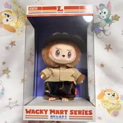 POPMART ワッキーマート 店員　ラブブ