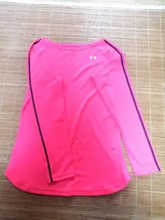 UNDER ARMOURレディース長袖
