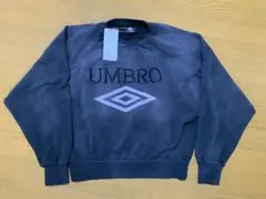 Umbro ネイビー ロゴスウェットシャツ　Lui'sコラボ Lui's（ルイス）の「【UMBRO/アンブロ×Lui's】スウェットプル