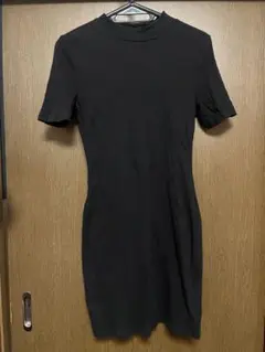 ブラックリブ編み半袖ミニワンピース