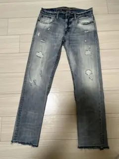 AMERICAN EAGLE OUTFITTERS ダメージデニム