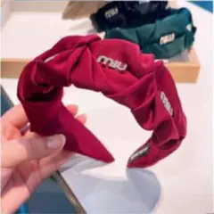 miumiu カチューシャ レッド