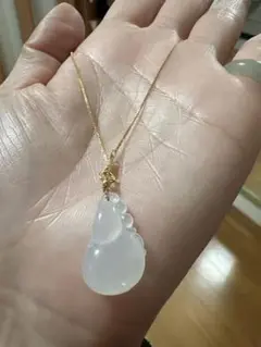 ［新品 ］透明感ある纯天然Aジェダイト白月光18 K金　金鈕付きペンダント