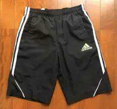 adidas 半ズボン 150 黒 ハーフパンツ