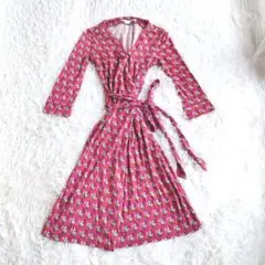 【美品】ダイアンフォンファステンバーグ　シルク100%ラップワンピース 蓮の花