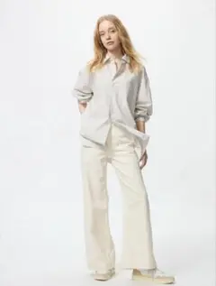 UNIQLO ドレープワイドフレアジーンズ　ホワイト　25（63.5cm）