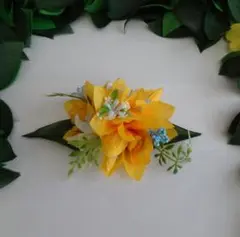 フラダンス髪飾り　イエローシンビジューム　ヘアクリップ