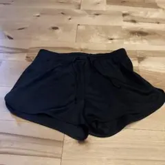 H&M 黒　ショートパンツ　ランニング
