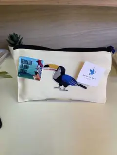 トゥカン刺繍　キャンバスポーチ