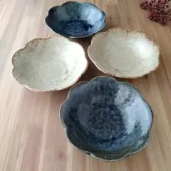 和花型浅鉢・４枚　美濃焼〈新品・未使用〉